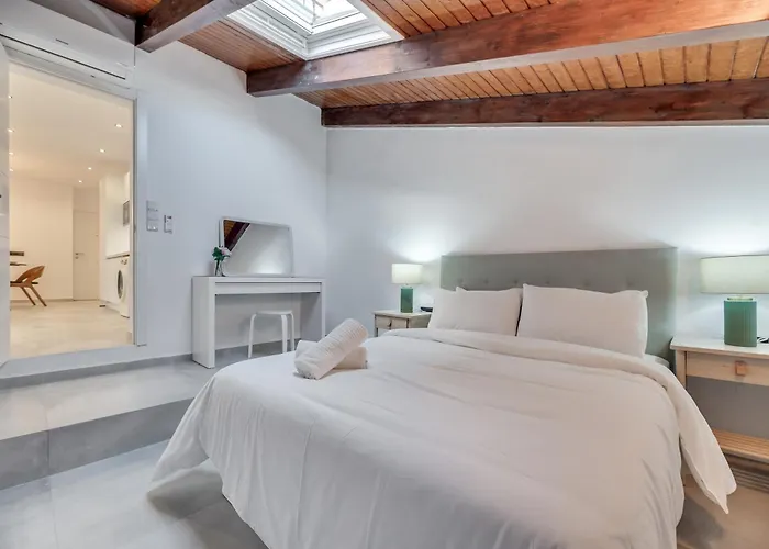 Charming Paraiso Apartment